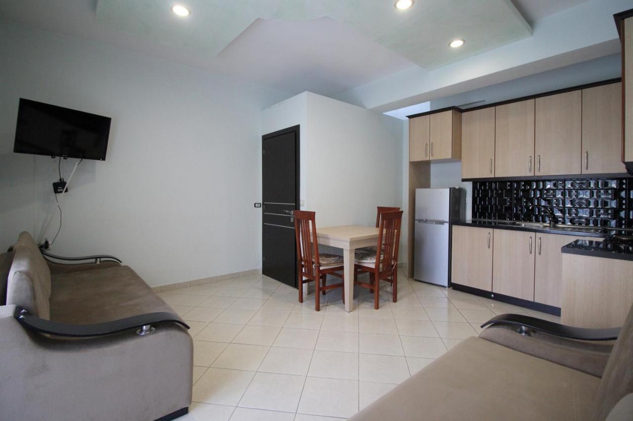 Doka Center Apartments Саранде Екстериор снимка