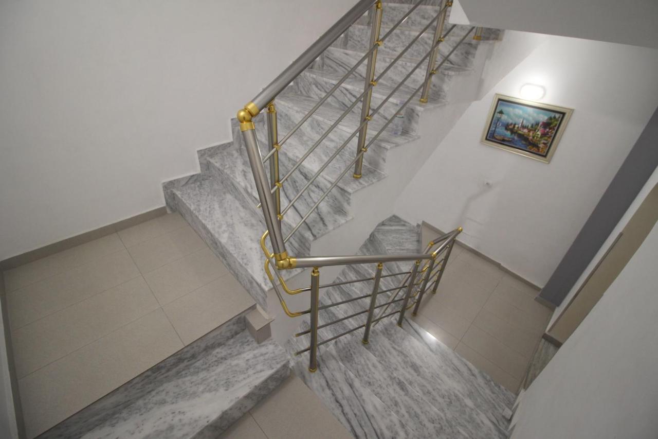 Doka Center Apartments Саранде Екстериор снимка