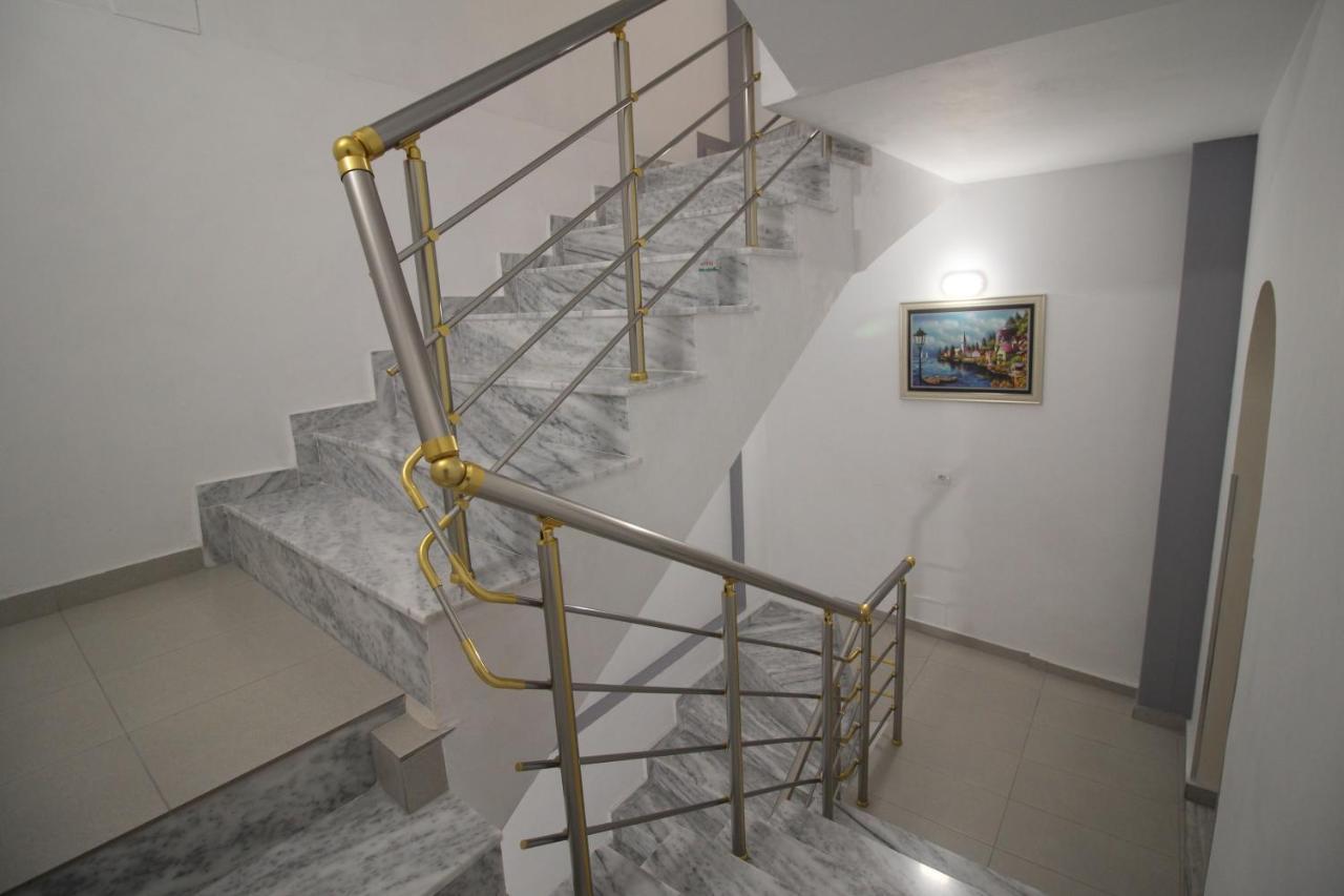 Doka Center Apartments Саранде Екстериор снимка
