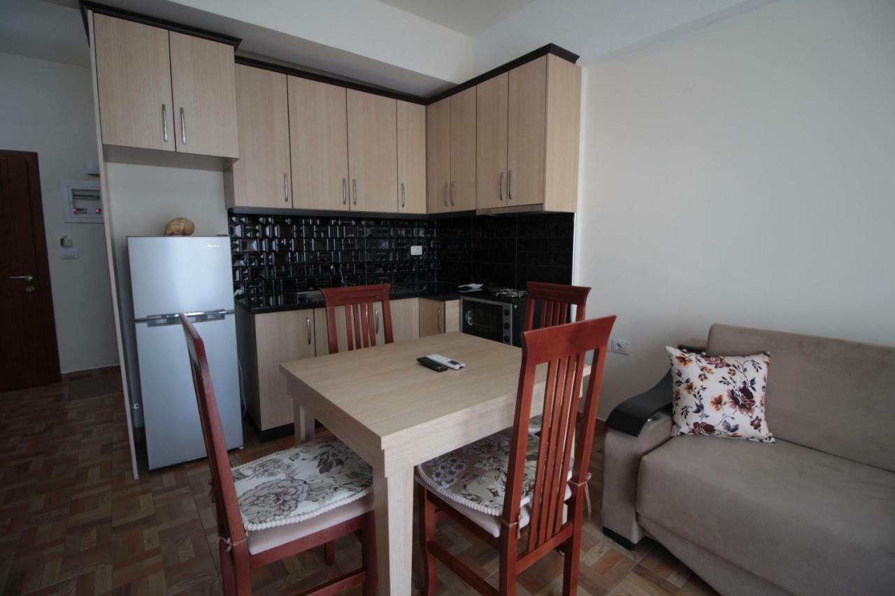 Doka Center Apartments Саранде Екстериор снимка